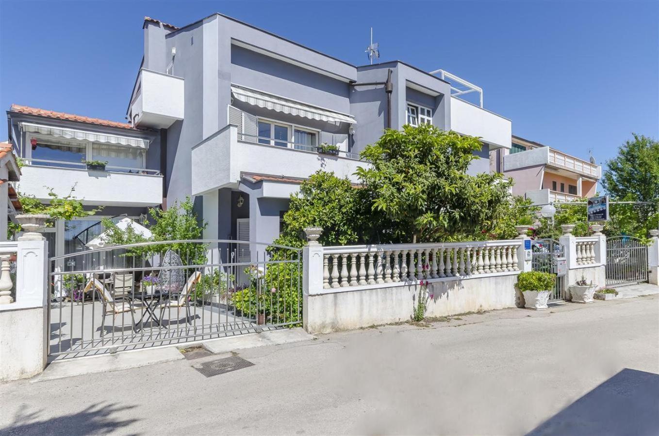 Apartments Keran - By Suites Living Vodice Exteriör bild