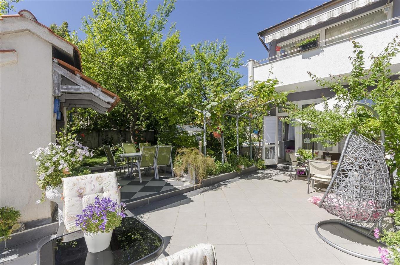 Apartments Keran - By Suites Living Vodice Exteriör bild